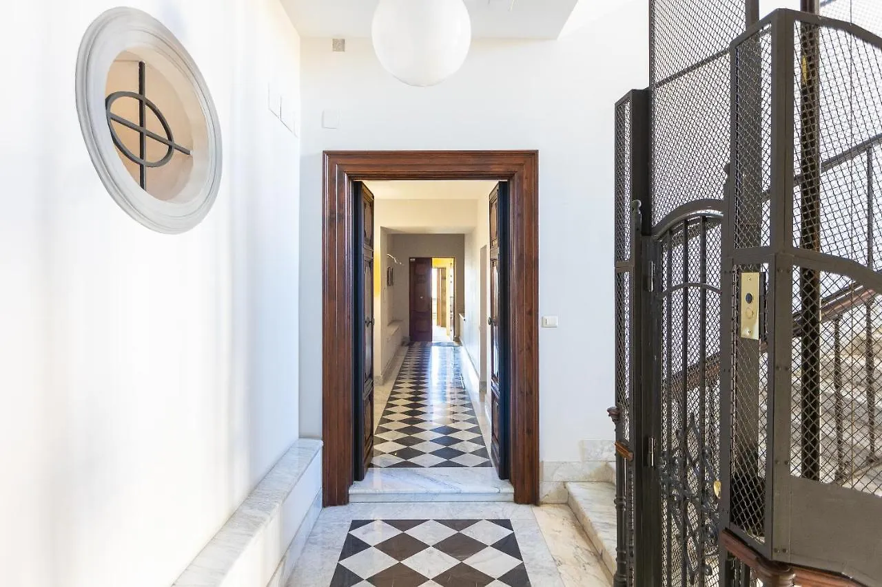 Amazing Via Nazionale 2 Apartment Rome