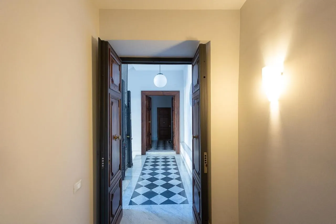 Amazing Via Nazionale 2 Apartment Rome
