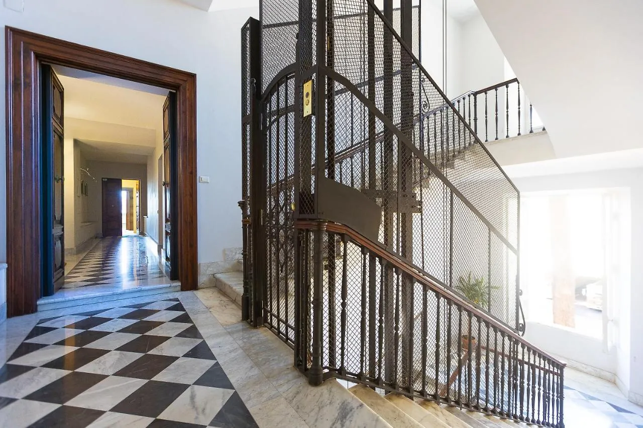 Amazing Via Nazionale 2 Apartment Rome
